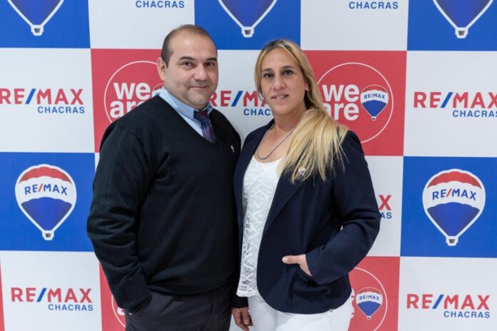 Flavia De María y Jorge Mad, agentes inmobiliarios